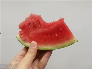 晚夜吃瓜,揭秘娱乐圈那些不为人知的幕后故事